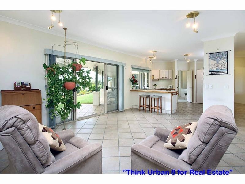 11 Preston Place, Brookfield QLD 4069